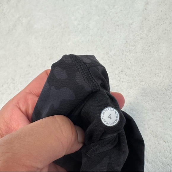 Lululemon Align High-Rise Crop Intertwined Camo Deep Coal Multi size 4 - Picture 8 of 12